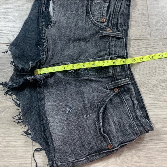 REVOLVE Levi’s 501 Raw Hem Jean Shorts - Picture 9 of 10